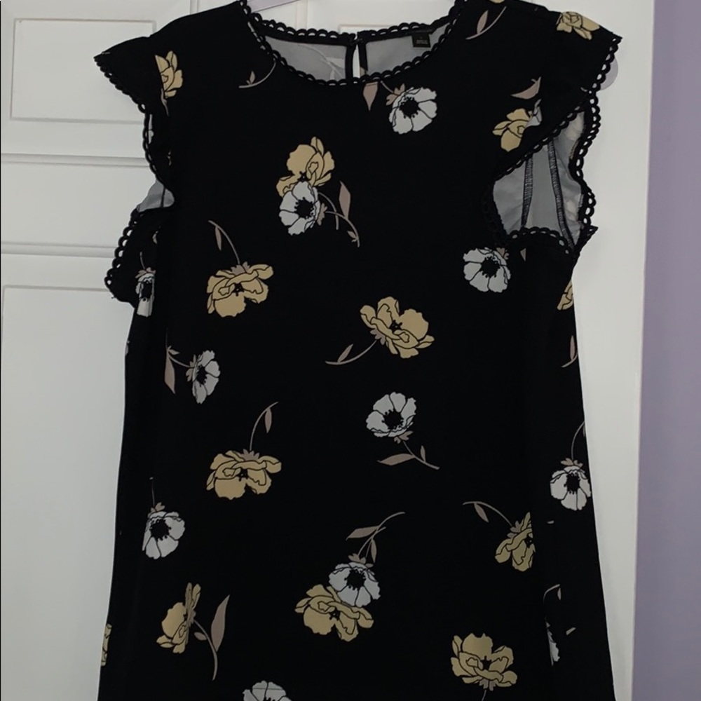 Ann Taylor sleeves top